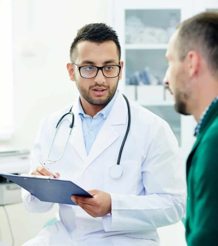 Doctor offering support and guidance during benzodiazepine addiction treatment in Hanover.